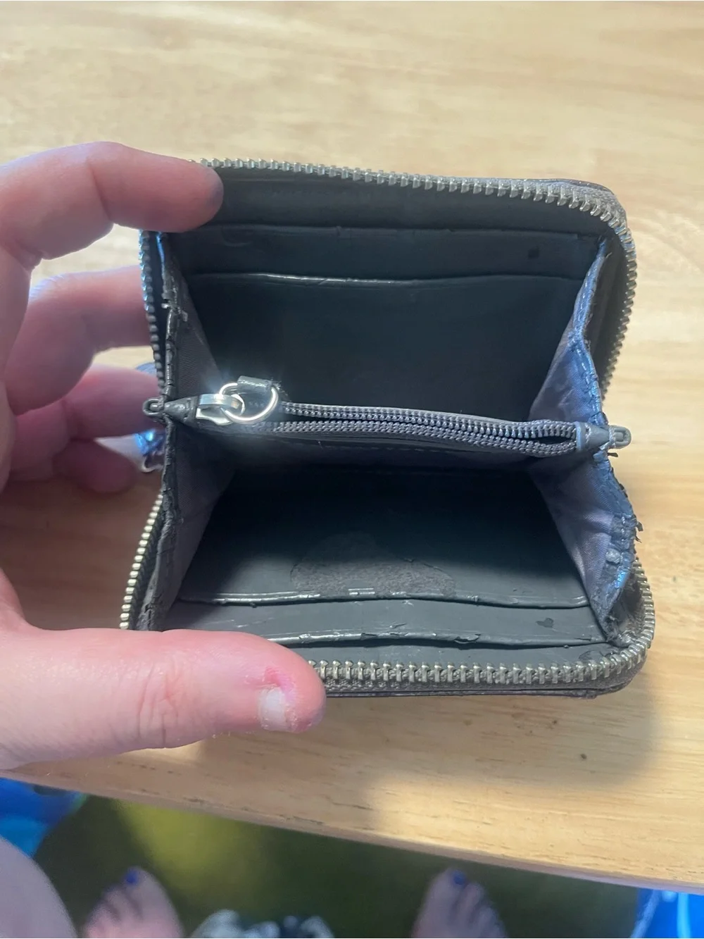 Vintage Coach Coin Zippy Bag With Handle. Silver Metallic